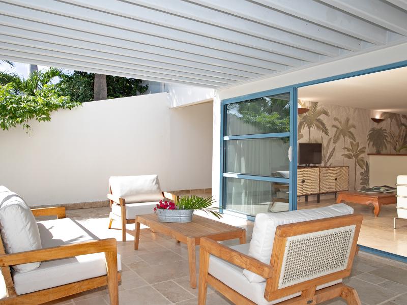 Les Palmiers Bleus , Terres Basses  