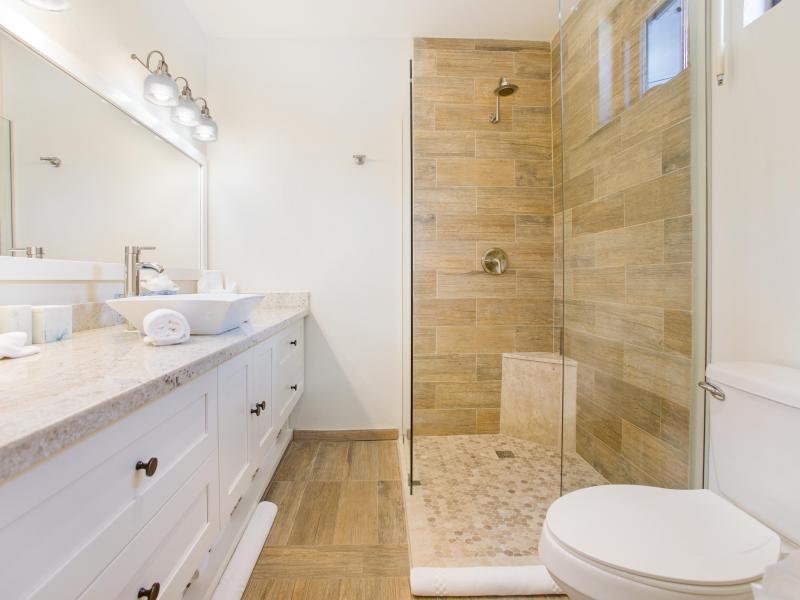 Seashell Beach House , Lime Stone Bay  