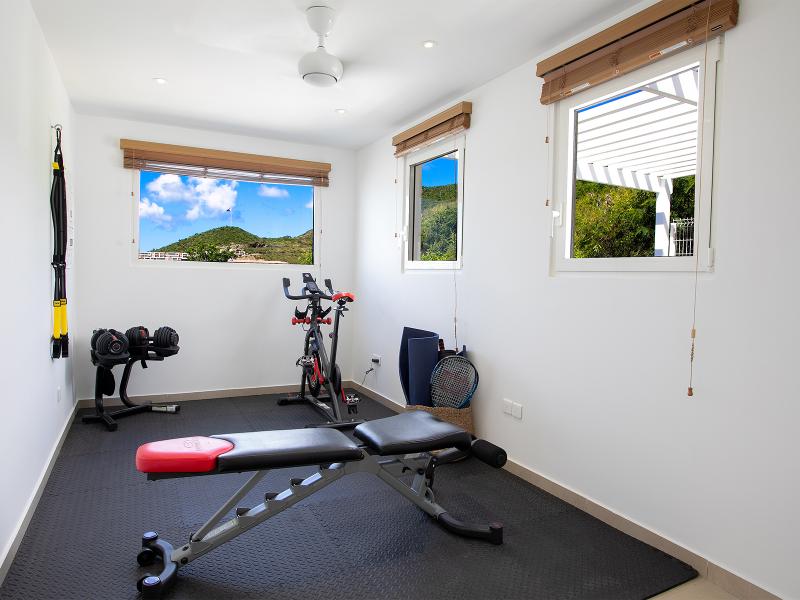 Aqua , Pelican Key St Maarten  