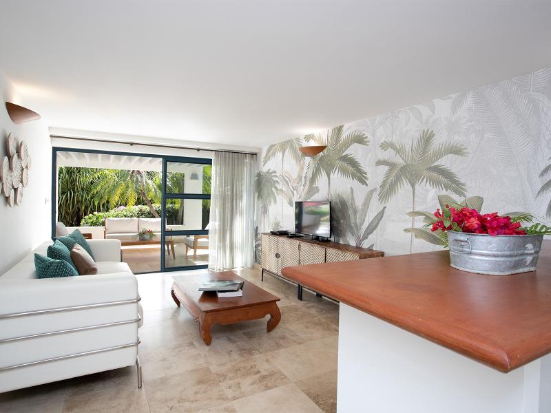 Les Palmiers Bleus , Terres Basses  