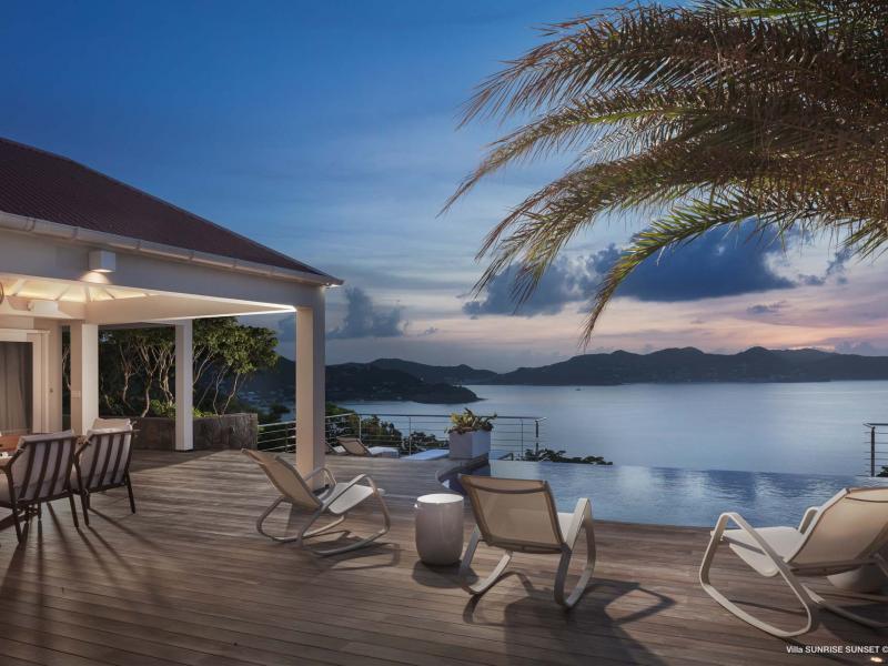 Sunrise-Sunset Villa , Point Milou  