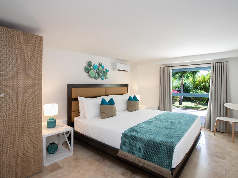 Les Palmiers Bleus , Terres Basses  