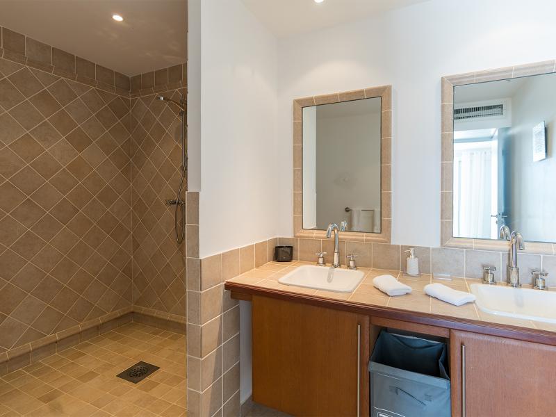 Blue Sailing , Happy Bay  