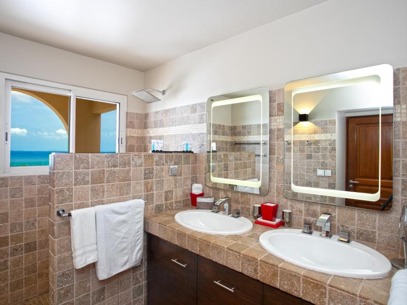 Dream in Blue , Happy Bay  