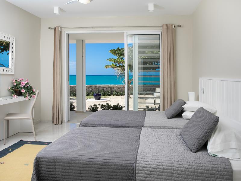 Ecume des Jours  , Terres Basses  