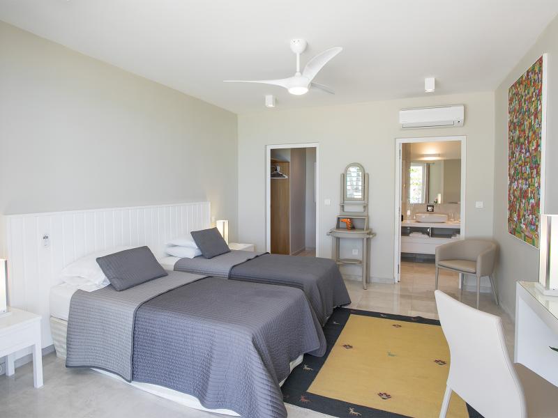 Ecume des Jours  , Terres Basses  