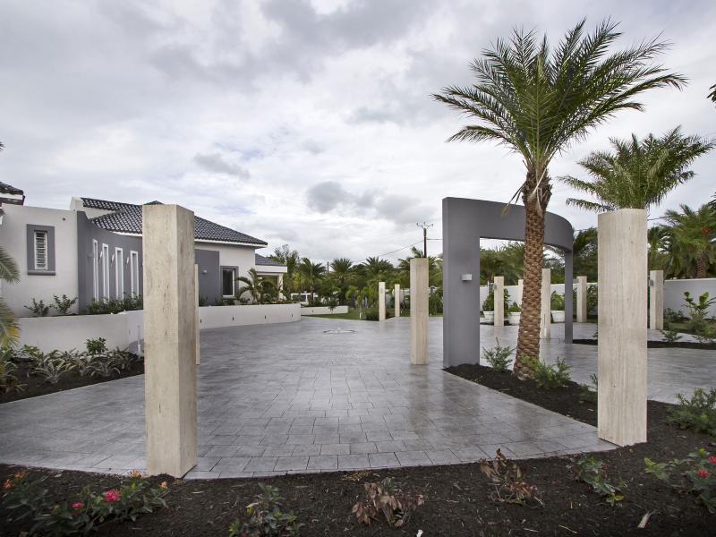 C'est La Vie, Terres Basses , Terres Basses  