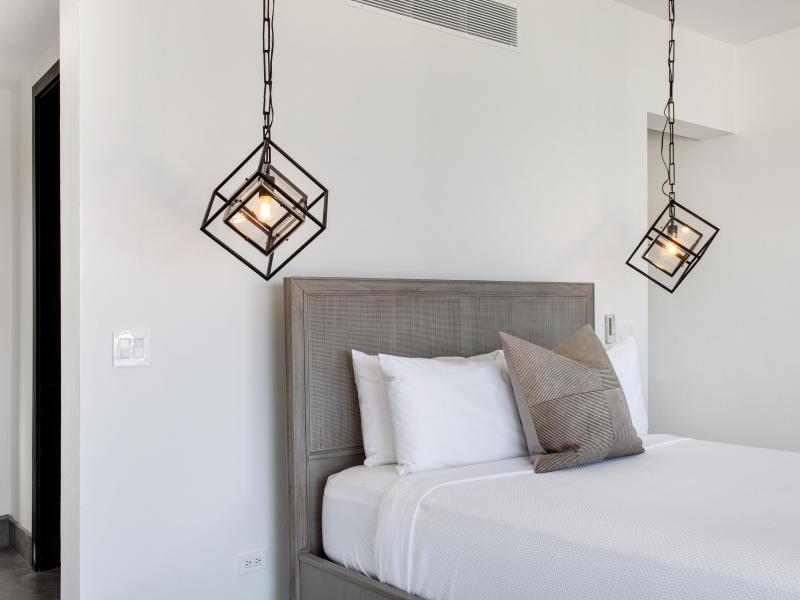 Le Rêve Bleu , Little Bay  