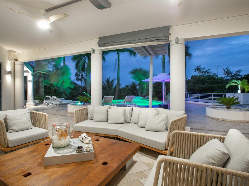 Les Palmiers Bleus , Terres Basses  