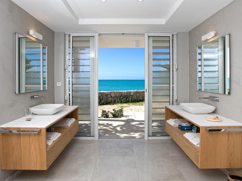 Ecume des Jours  , Terres Basses  