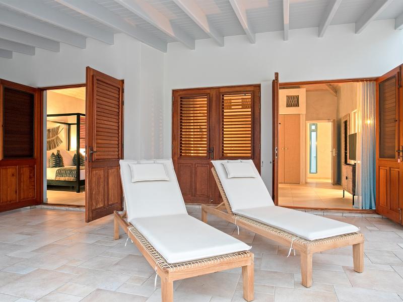 Les Palmiers Bleus , Terres Basses  