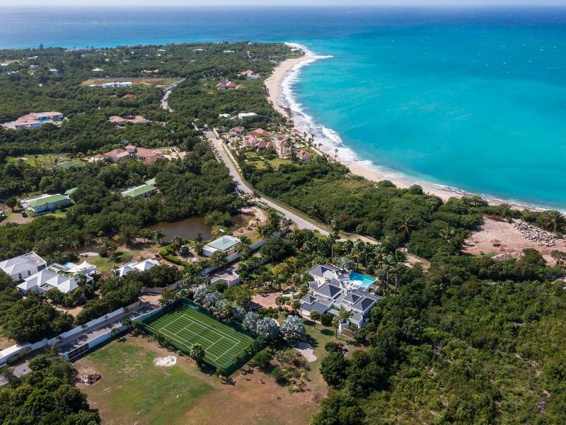 Les Palmiers Bleus , Terres Basses  