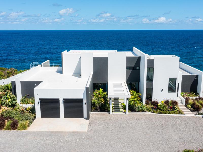 Le Rêve Bleu , Little Bay  