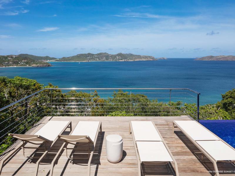 Sunrise-Sunset Villa , Point Milou  