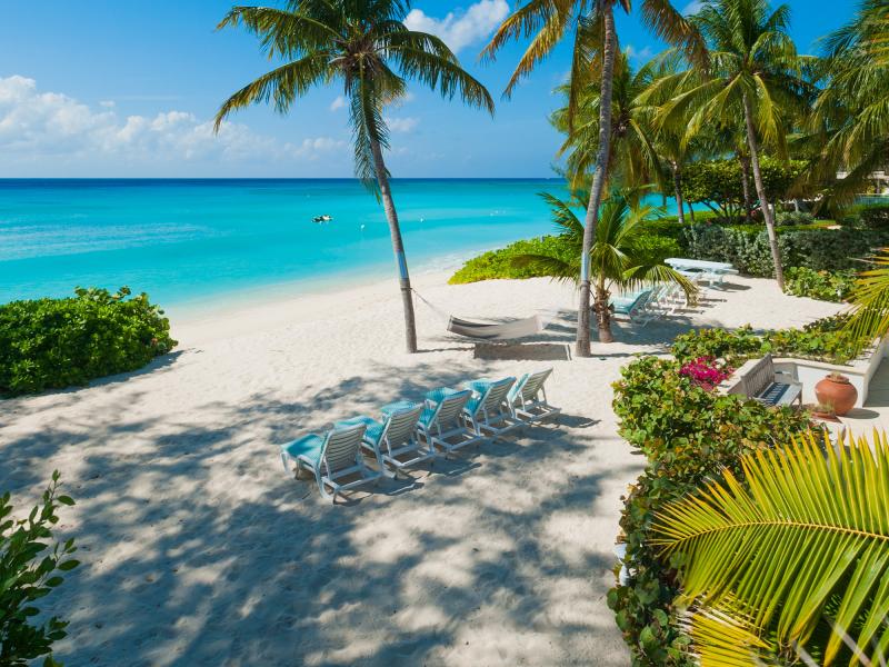 Coconut Walk , Seven Mile Beach  