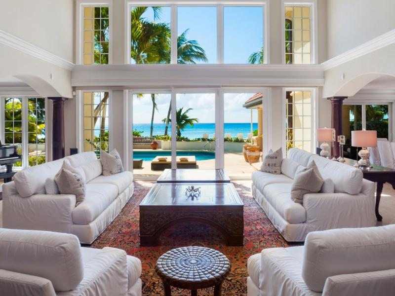 Coconut Walk , Seven Mile Beach  