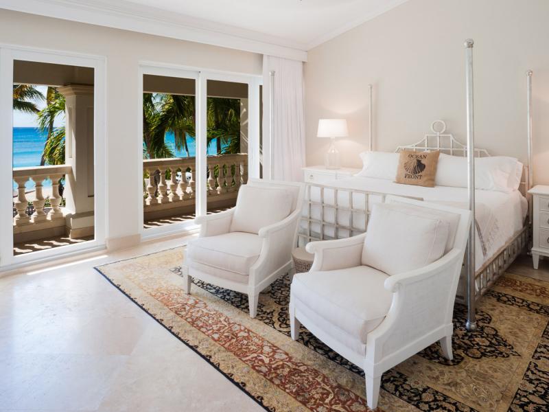 Coconut Walk , Seven Mile Beach  