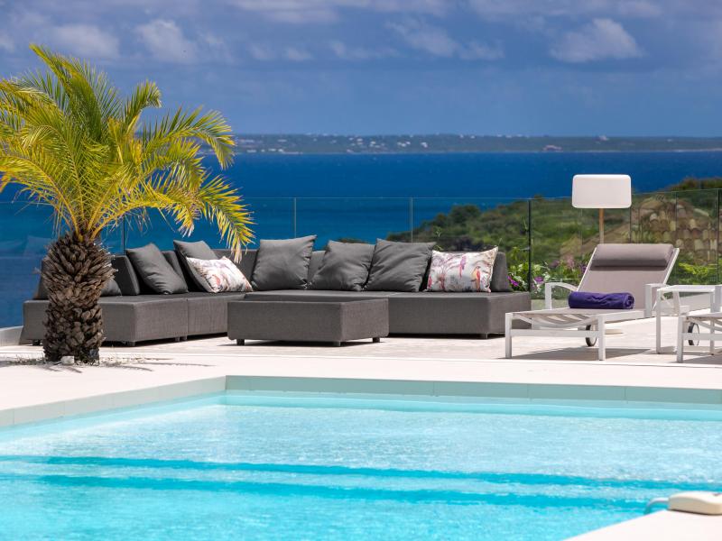 Dream in Blue , Happy Bay  