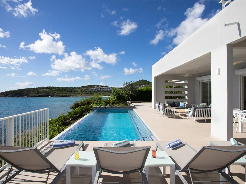 Aqua , Pelican Key St Maarten  