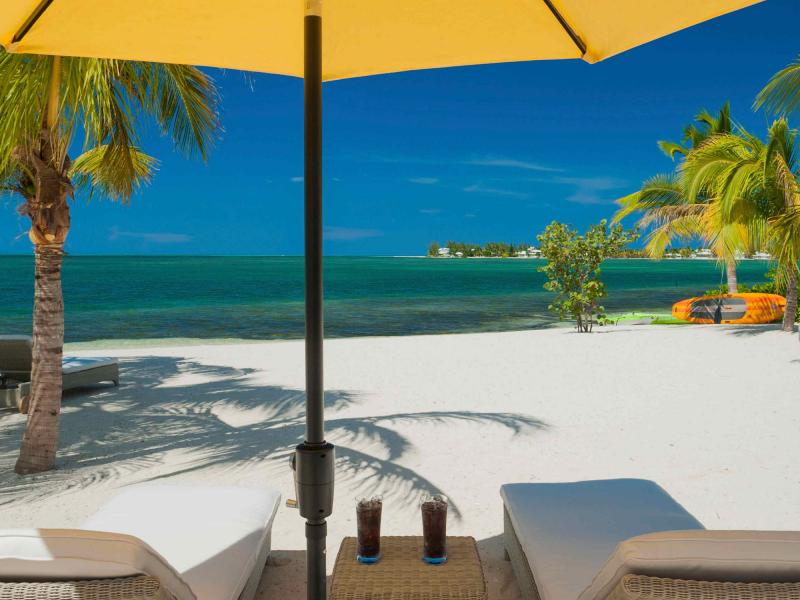 Kaia Kamina , Cayman Kai  