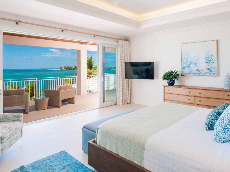 Kaia Kamina , Cayman Kai  