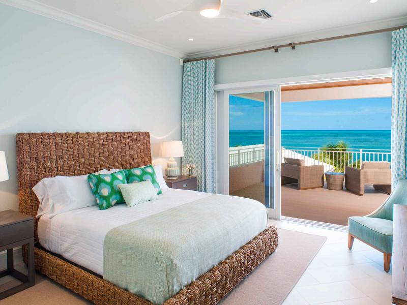 Kaia Kamina , Cayman Kai  