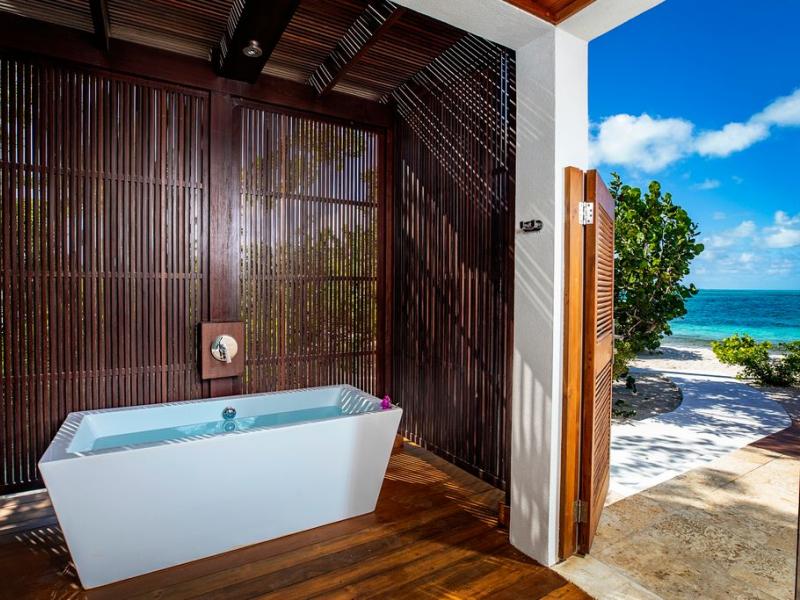 Beach Cake , Grace Bay , Turtle Cove  