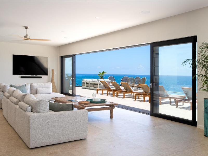 Aqua Dream , Pelican Key St Maarten  