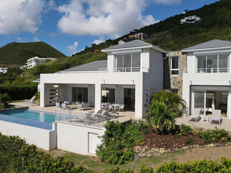 Aqua , Pelican Key St Maarten  