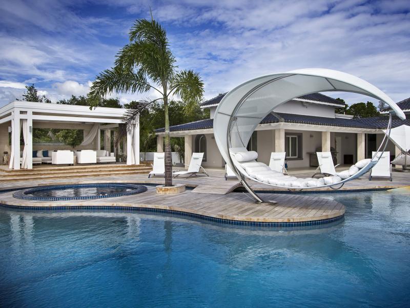 C'est La Vie, Terres Basses , Terres Basses  