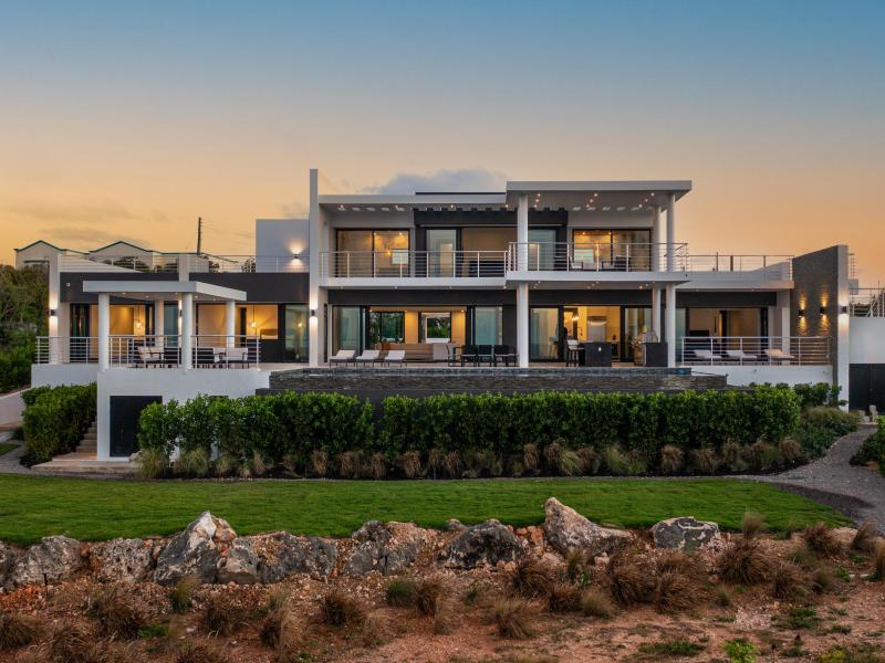 Le Rêve Bleu , Little Bay  