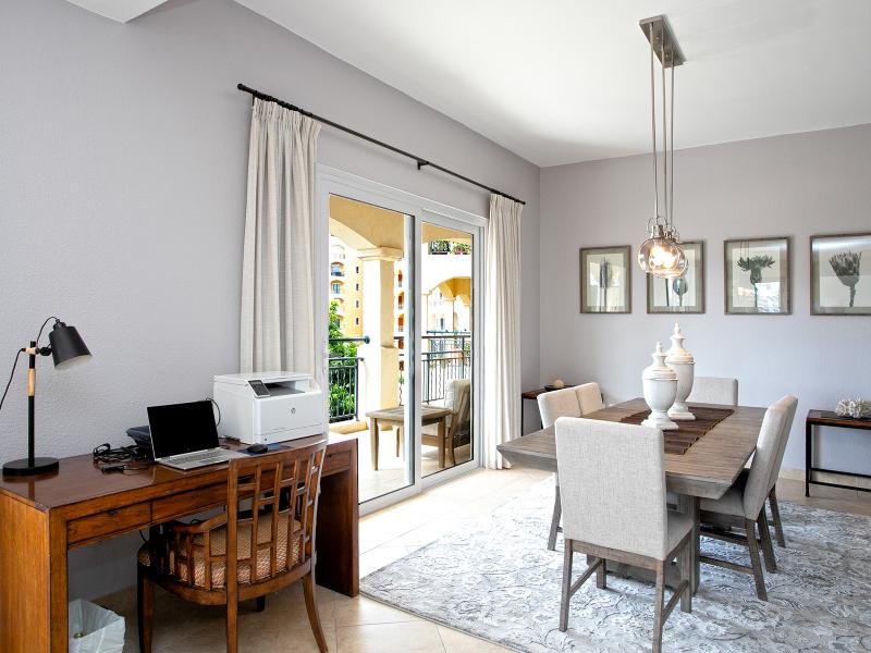 Sea Breeze , Cupecoy  