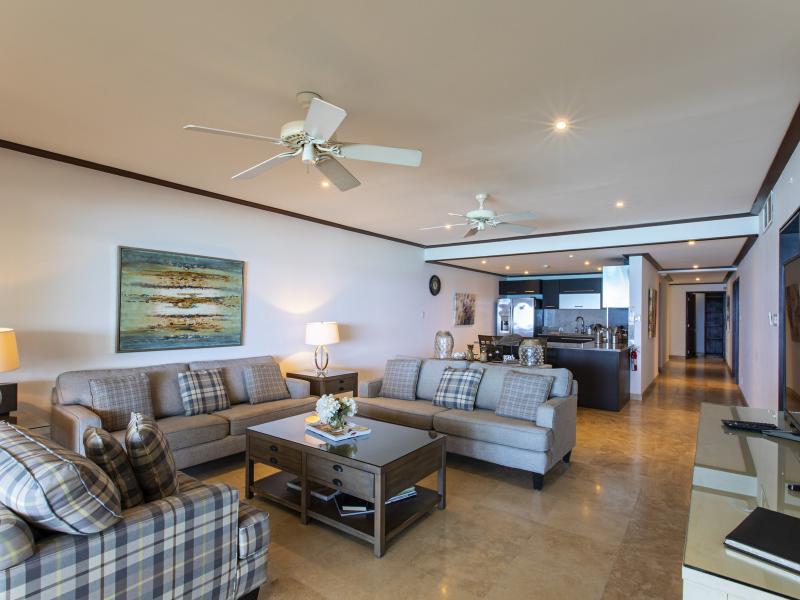 Coral Cove 4 - Green Fields  , Beachfront villas Barbados , Coral Cove , Paynes Bay , St James , West Coast Barbados  