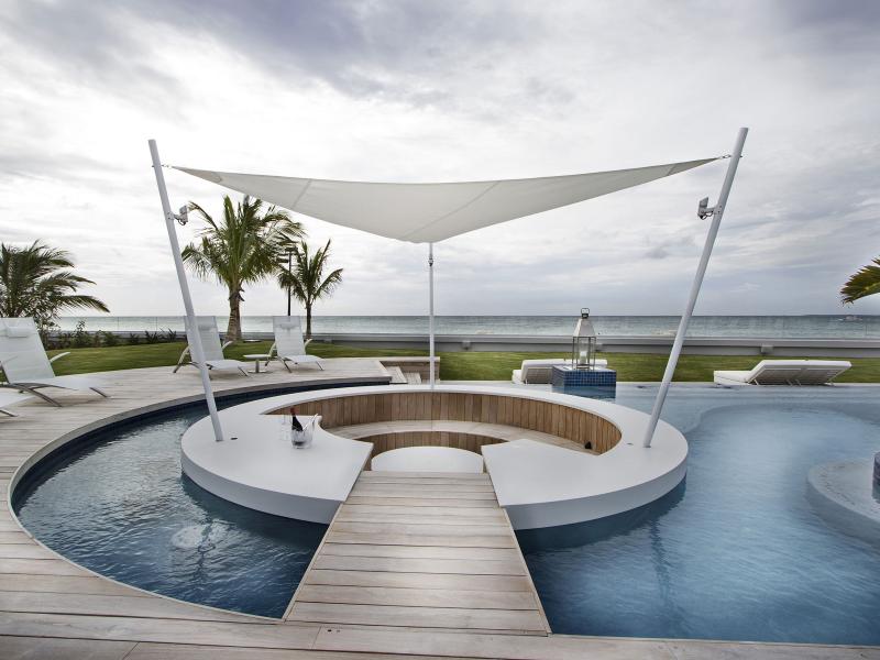 C'est La Vie, Terres Basses , Terres Basses  