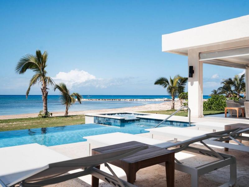 Amaara - Palm Beach on Runaway Bay , Runaway Bay  