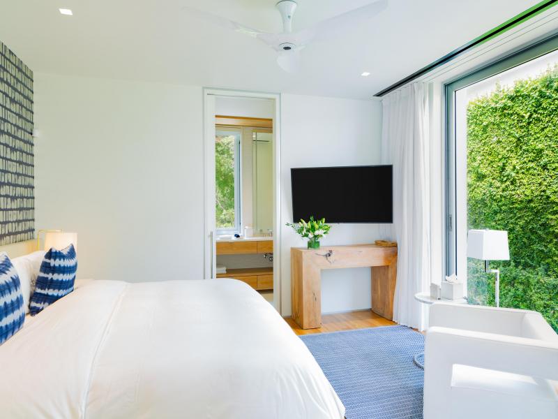Emerald Pavilion - Beachfront , Grace Bay , Providenciales  