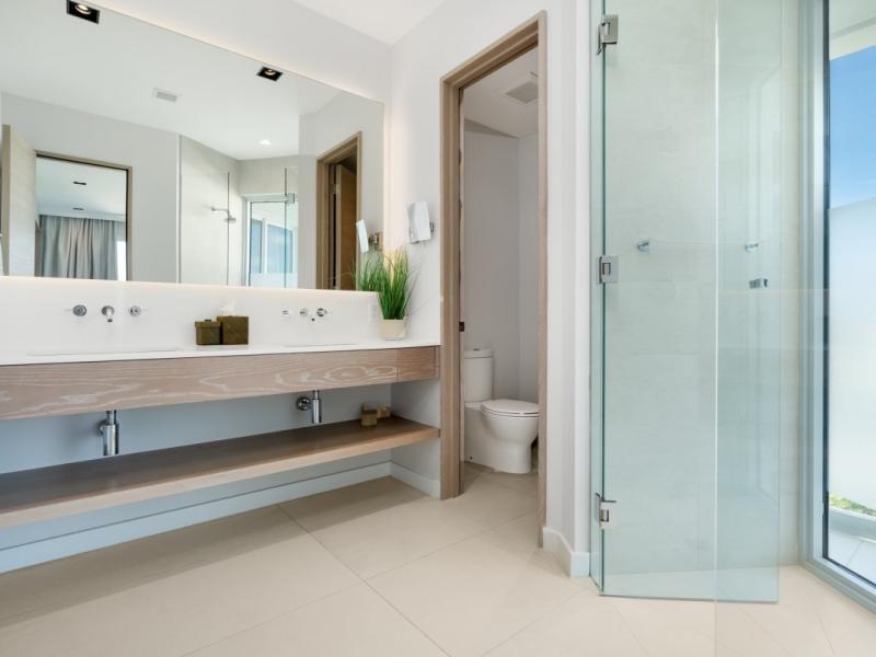 Villa Helios , Long Bay  