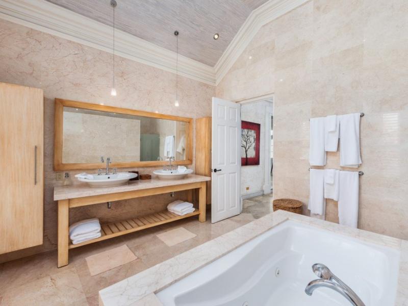 Cove Spring House - Beachfront , Beachfront villas Barbados , St James , The Garden, Barbados , Waterfront villas Barbados , West Coast Barbados  