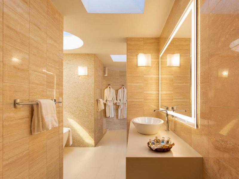 Altamer Villas  , Shoal Bay  