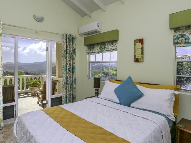 Villa Decaj , Cap Estate  