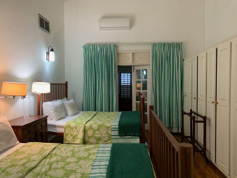 Villa Sapodilla , Mount Irvine  