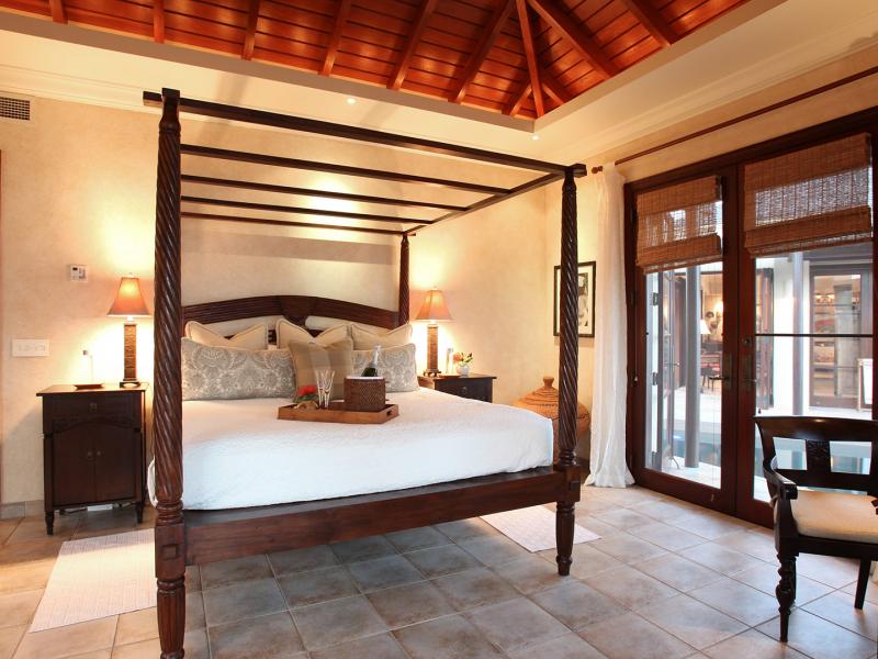 Bird of Paradise Anguilla , Sandy Hill  