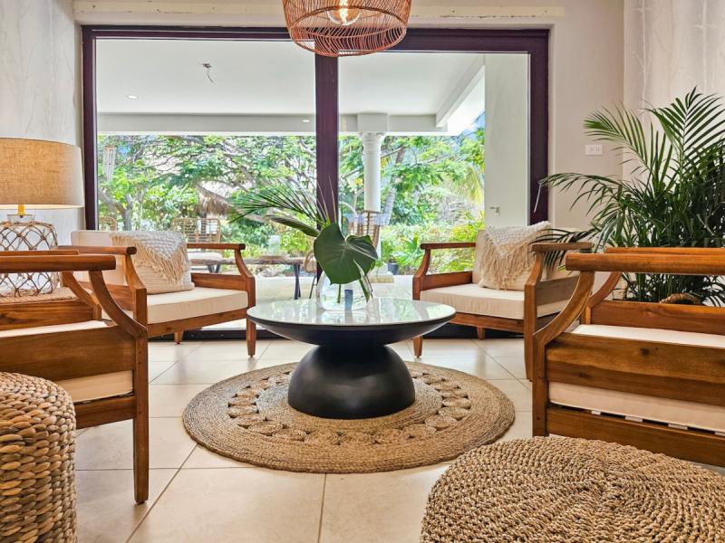 Boca Beach House ,   