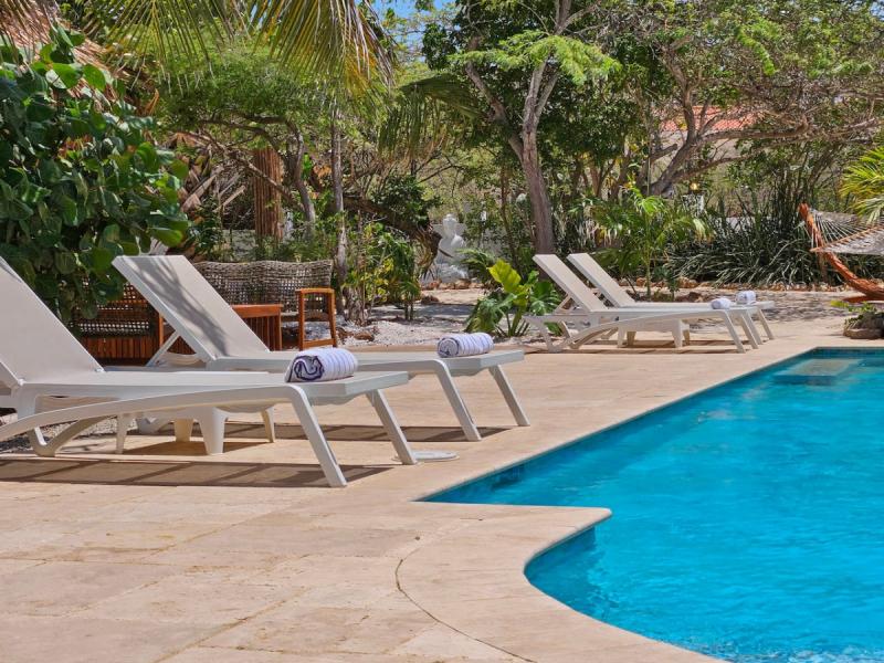 Boca Beach House ,   
