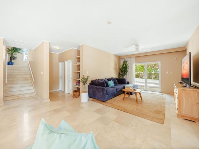 Catalina Beach House ,   