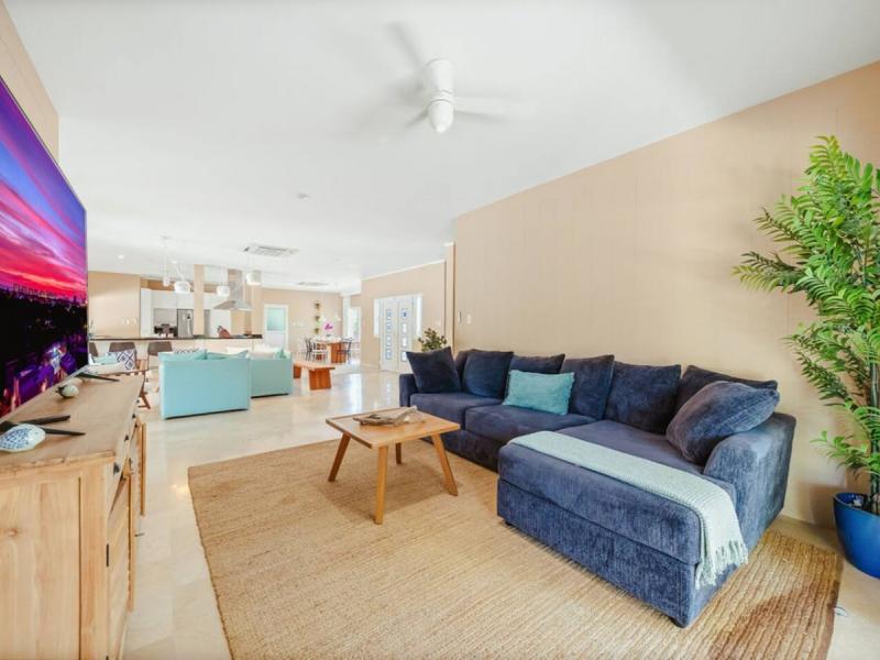 Catalina Beach House ,   