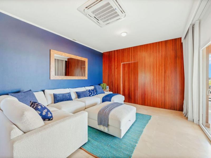 Catalina Beach House ,   