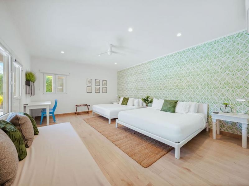 Catalina Beach House ,   