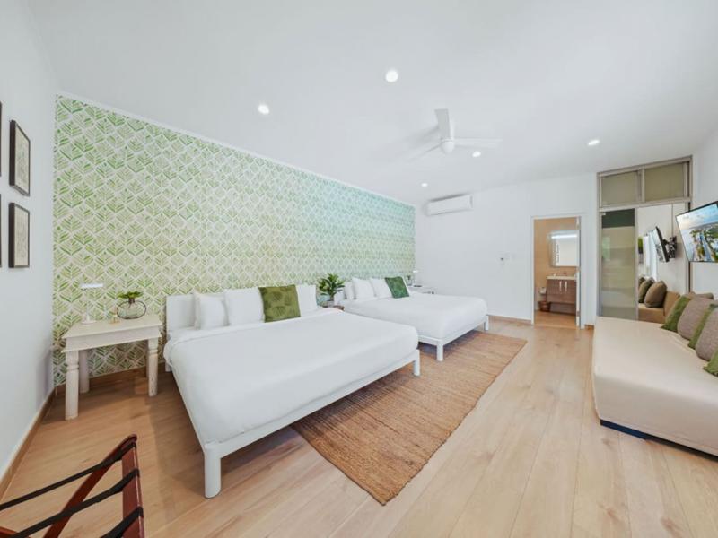 Catalina Beach House ,   