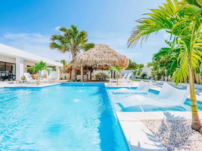 Conch Beach Villa ,   